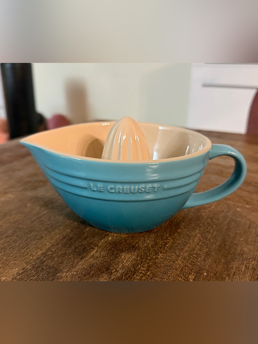 NWOT Le Creuset Caribbean Blue Stoneware Citrus Juicer, 7.5”
